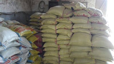 ضبط 137 طن أعلاف حيوانية غير صالحة للاستخدام بالجيزة