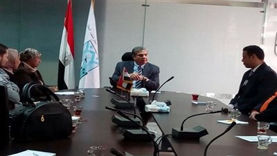 فهمي يستعرض مشكلات العاملين بالوزارة ومقترحات التطوير