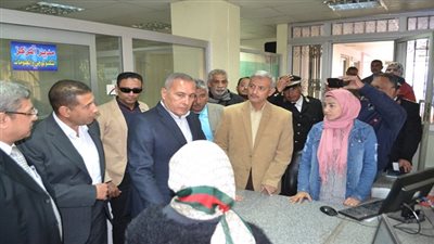 محافظ السويس يوجه بسرعة ربط مراكز التكنولوجية للأحياء والمديريات