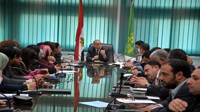 محافظ القليوبية يجتمع مع 15 جمعية تابعة للوكالة الألمانية للتطوير الحضري