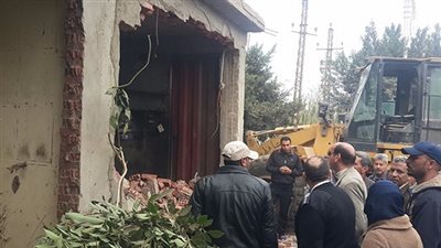 بالصور.. إزالة 187 حالة تعدى علي مساحة ٤ أفدنة بأراضي الرى بالقليوبية