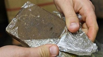 ضبط شخصين لقيامهما بالإتجار بالمواد المخدرة وبحوزتهما 1,400 كيلو جرام لمخدر الهيروين