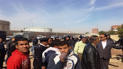 بالصور..  حى عتاقة يشن حملة لتنفيذ 18 قرار إزالة  بعرب المعمل بالسويس