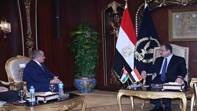 وزير الداخلية يستقبل سفير المملكة الأردنية الهاشمية بالقاهرة 