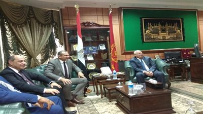 بروتوكول تعاون لإنشاء 108 محال و12 مخزناً بحي الزهور ببورسعيد