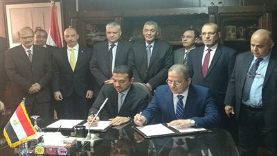 الكهرباء: توقيع عقد عملية مهمات التركيبات الكهربائية لكل من مشروع محطة كهرباء أسيوط (الوليدية) 