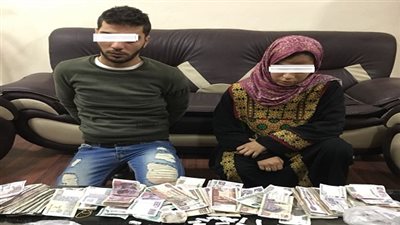 القبض على عاطل وربة منزل يتاجرون بالمخدرات بعين شمس 