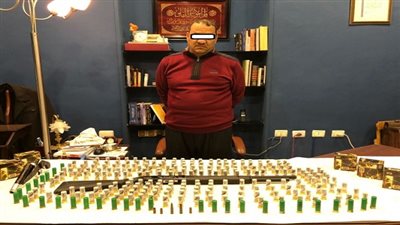 ضبط أحد الأشخاص لقيامه بالإتجار فى الأسلحة  النارية غير المرخصة