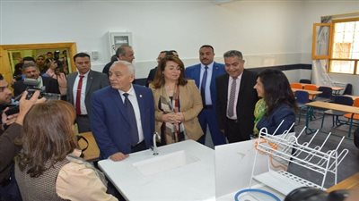 حجازى يشهد افتتاح مدرسة 