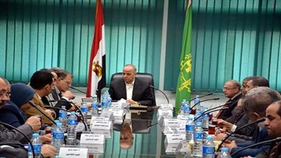 محافظ القليوبية يجتمع مع ممثلي النقابات للتجهيز للإنتخابات الرئاسية