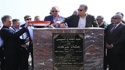 وزير النقل يفتتح محطة انتظار ركاب بمدينة سفاجا 