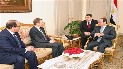 الرئيس السيسي يستقبل مدير المخابرات الخارجية الروسية