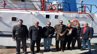 وصول القاطرة الجديدة 