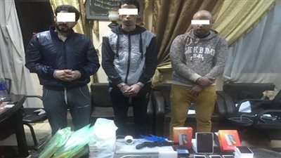 ضبط تشكيل عصابى لقيامهم بسرقة هواتف محمولة من إحدى المحلات