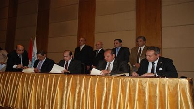فهمى يشهد توقيع مذكرة تفاهم لتأسيس شركة مساهمة لادارة منظومة المخلفات بمصر
