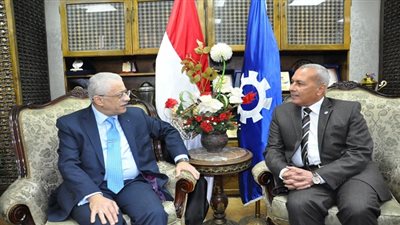 شوقى يتفقد العملية التعليمية بالسويس ويفتتح عدد من المدارس