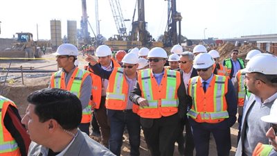 وزير النقل يتفقد أعمال الإنشاءات بمحطة عدلي منصور التبادلية