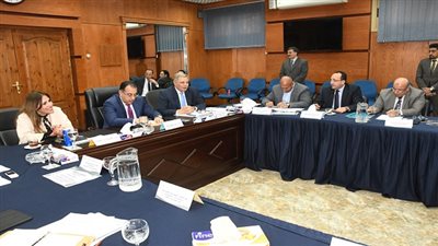 وزير الإسكان: فحص شكاوى المواطنين من الفواتير