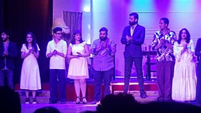 بالصور.. عرض مسرحية 