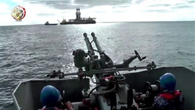 القوات البحرية تؤمن حقل ظهر والاهداف الحيوية والاستراتيجية في عمق المياة الاقتصادية المصرية