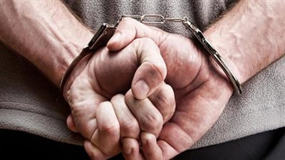 القبض على نجار مسلح وعامل بحوزتهما ربع كيلو هيروين بالخانكة