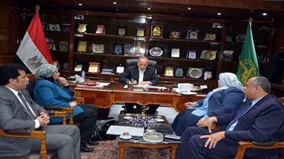 محافظ القليوبية يدشن مبادرة لمحو أمية 3 قرى