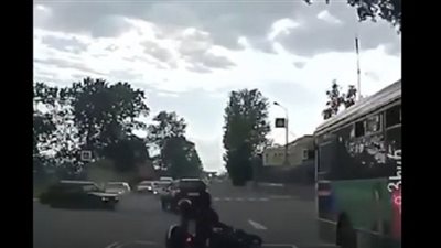 شاهد| موقف غريب في حادث: 