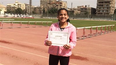 فوز الطالبة وردة بالمركز الأول علي الجمهورية في مسابقة الجري