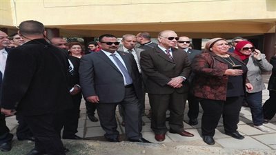 محافظ القاهرة يشهد فاعليات خليك زي آدم بمدرسة كلية النصر بالمعادى