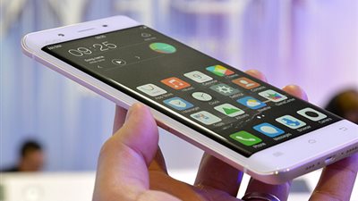 لهذه الأسباب.. لا تستخدم الهاتف داخل الحمام