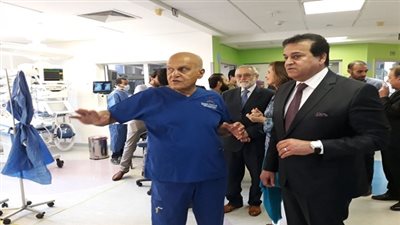 وزير التعليم العالى يتفقد مؤسسة مجدي يعقوب  لعلاج أمراض القلب بأسوان
