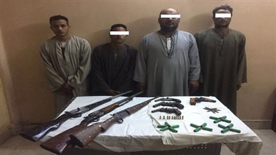 ضبط أربعة أشخاص وبحوزتهم أسلحة نارية وذخائر 