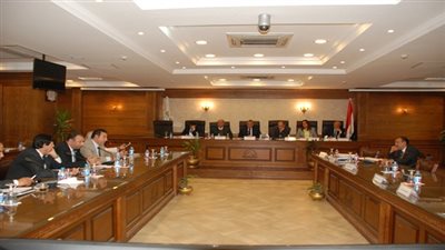 محافظ الجيزة يجتمع مع نواب إمبابة والوراق ومنشأة القناطر