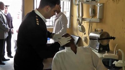 الداخلية توجه قافلة طبية  للسويس  لعلاج المرضى  وصرف الادوية بالمجان  