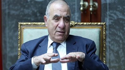 أبو بكر الجندي يعرض تجربته في مكان أثري: 