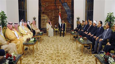 السيسي يعقد مباحثات مع ولي العهد السعودي 