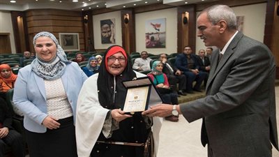 وزارة التضامن تكرم رموز العطاء بها 