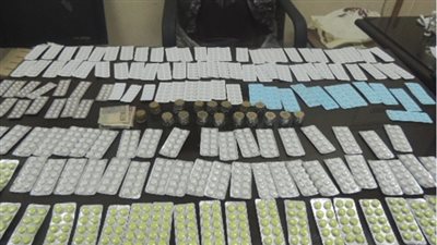 ضبط راكب في محاولة تهريب 830 قرص مخدر الى إحدى الدول العربية 