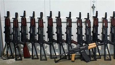 ضبط 77 متهم وبحوزتهم 86 قطعة سلاح نارى