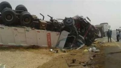 انقلاب سيارة نقل بالسويس تسفر عن مصرعه اصابة 3 اشخاص