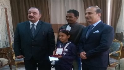 وزير الداخلية يوجه بتكريم الطفلة الفائزة بالمركز الأول فى ماراثون الجرى لدعم مركز دكتور مجدى يعقوب للقلب