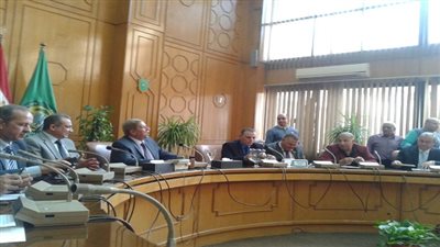 مدير صندوق تطوير المناطق العشوائية يشهد إجراء القرعة الخاصة بتسكين شاغلي منطقتي الكاكولا بمحافظة الإسماعيلية