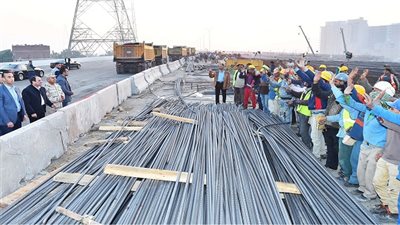 السيسي يتفقد محور روض الفرج ومطار سفنكس الدولى