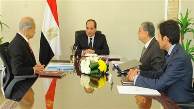 السيسي يجتمع مع رئيس مجلس الوزراء ووزير الكهرباء
