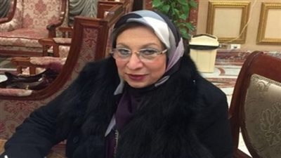 نائبة توزع 10 آلاف كتيب دعائي بإنجازات الرئيس السيسى بمحافظة الدقهلية