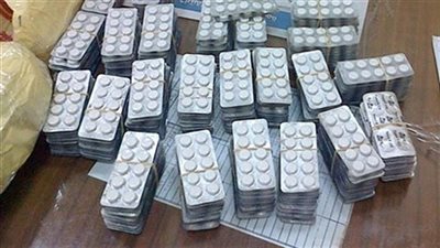 ضبط سيدة وزوجها وبحوزتهما 1139 قرص مخدر