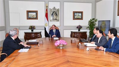 السيسي يناقش منظومة التأمين الصحي مع رئيس الوزراء ووزيري الصحة والمالية 