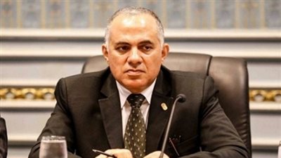 وزير الرى يدعو إلى ضرورة العمل على الحفاظ على كل نقطة مياه وتوجيهها إلى استخدامها الصحيح دون إهدار 