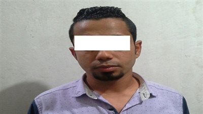 ضبط أحد الأشخاص لقيامه بمحاولة الحصول على تأشيرة سفر للخارج من إحدى السفارات الأجنبية مستخدماً مستندات مزورة 