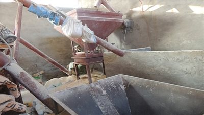 ضبط مصنع لإنتاج الأعلاف بدون ترخيص وآخر لإنتاج منتجات الألبان بدون تصريح